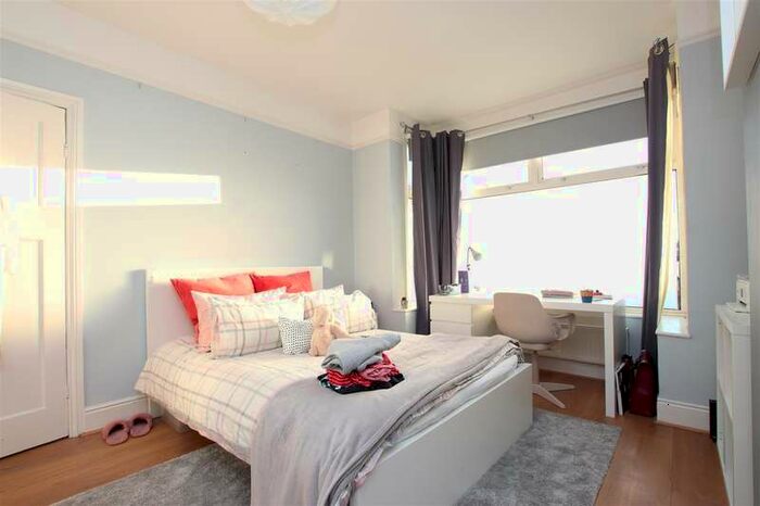 4 Bedroom House To Rent In Lodge Causeway, Bristol, BS16