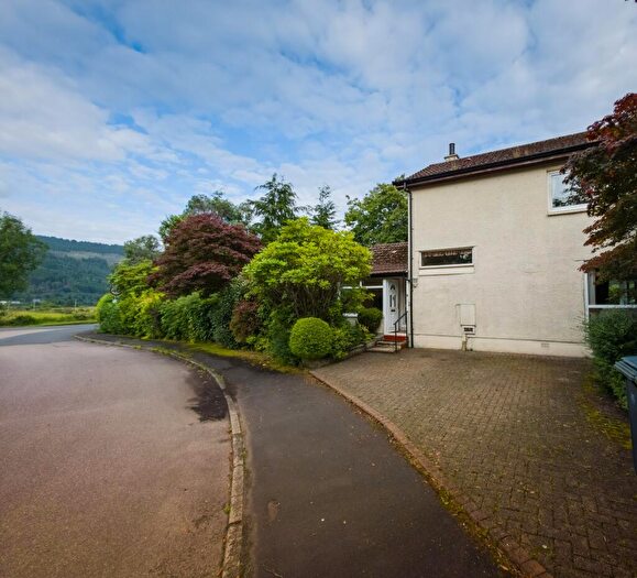 3 Bedroom Flat For Sale In Sandhaven, Sandbank, Argyll And Bute, PA23