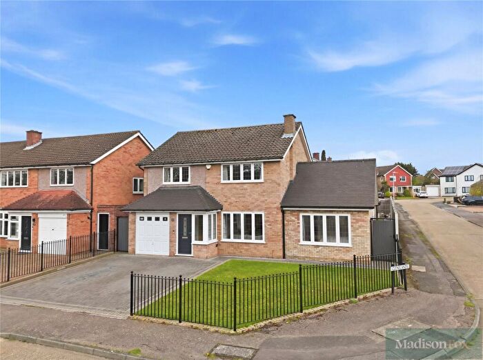 4 Bedroom Detached House For Sale In Woolhampton Way, Chigwell, Essex, IG7