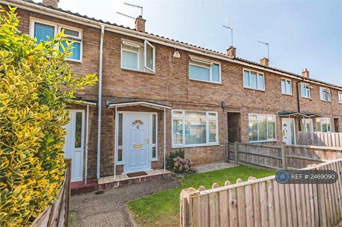 3 Bedroom Terraced House To Rent In Marescroft Road, Slough, SL2