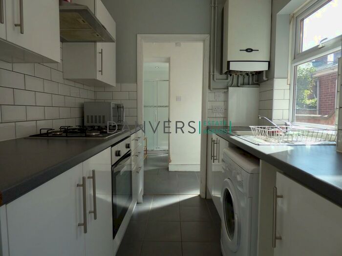 4 Bedroom Terraced House To Rent In Jarrom Street, Leicester, LE2