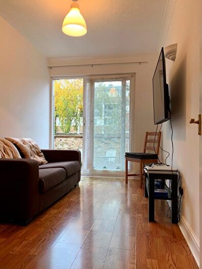 3 Bedroom Terraced House To Rent In Oxley Close, SE1