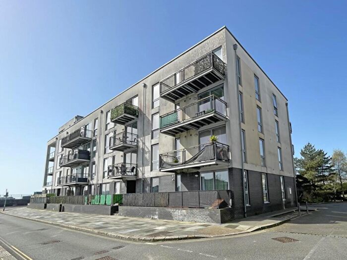 2 Bedroom Flat For Sale In Brittany Street, Millbay, Plymouth, PL1