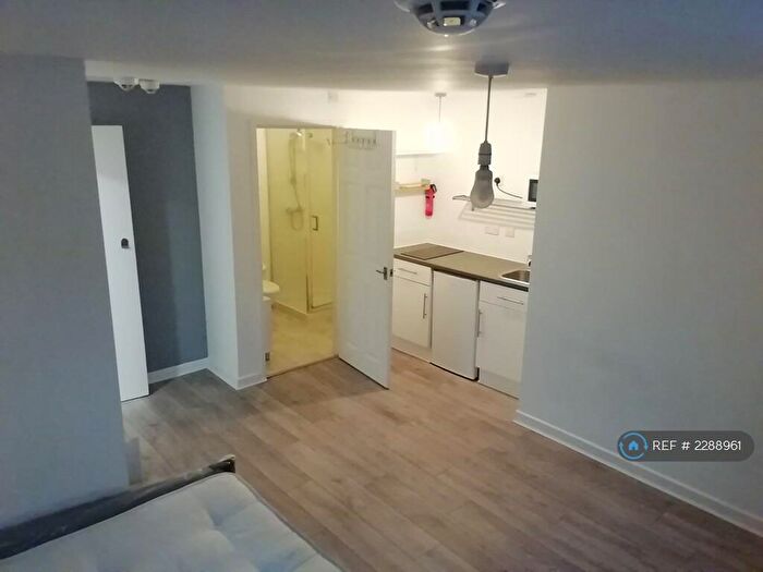 Studio To Rent In Holywell House, London, E11