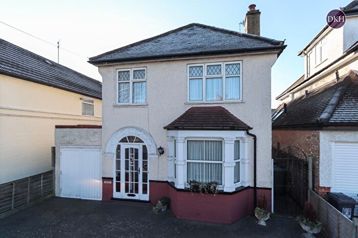 3 Bedroom Detached House For Sale In Bushey Mill Lane, Watford, Hertfordshire, WD24