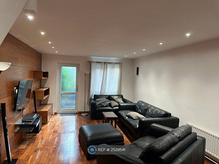 2 Bedroom Terraced House To Rent In Lancaster Road, Northolt, UB5