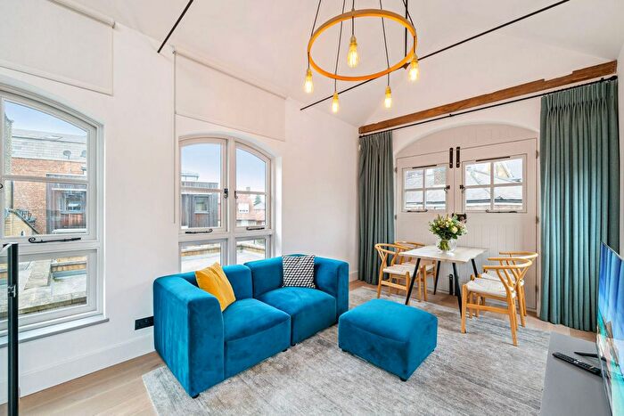 1 Bedroom Terraced House For Sale In Lancaster Place, London, Wimbledon, SW19