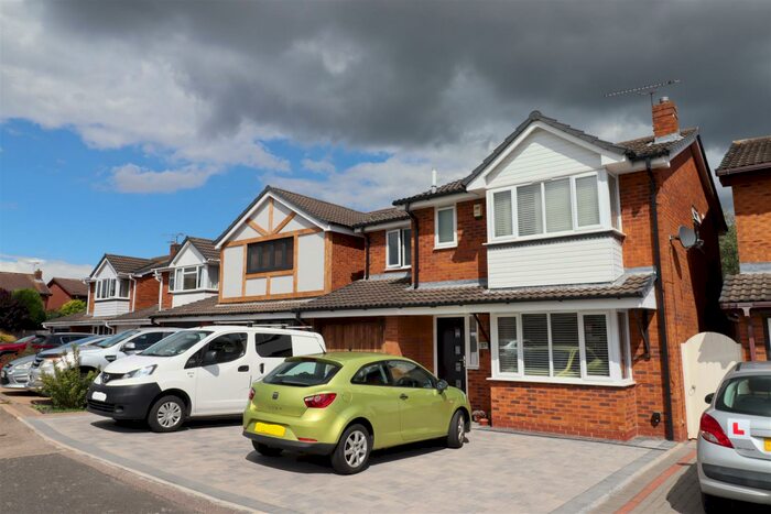 4 Bedroom Detached House To Rent In Stainforth Close, Crowhill, Nuneaton, CV11