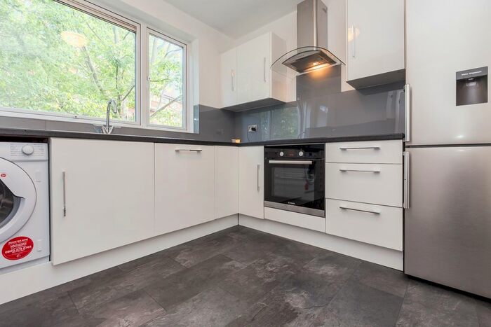 3 Bedroom Flat To Rent In Rouse Gardens, London, SE21