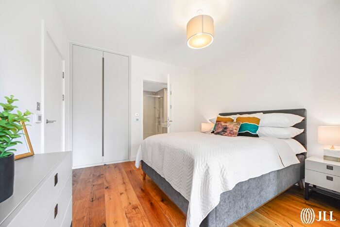 1 Bedroom Flat To Rent In Zinc Street Sugar House Island, E15