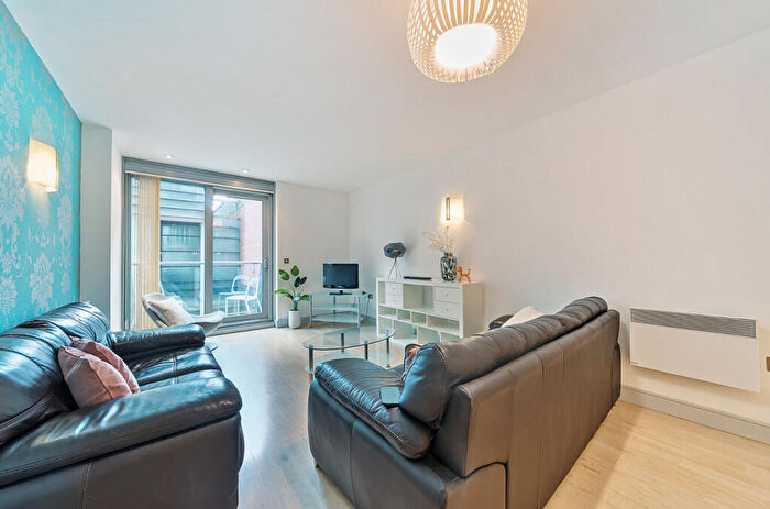 2 Bedroom Apartment For Sale In Watson Street, Manchester, Greater Manchester, M3
