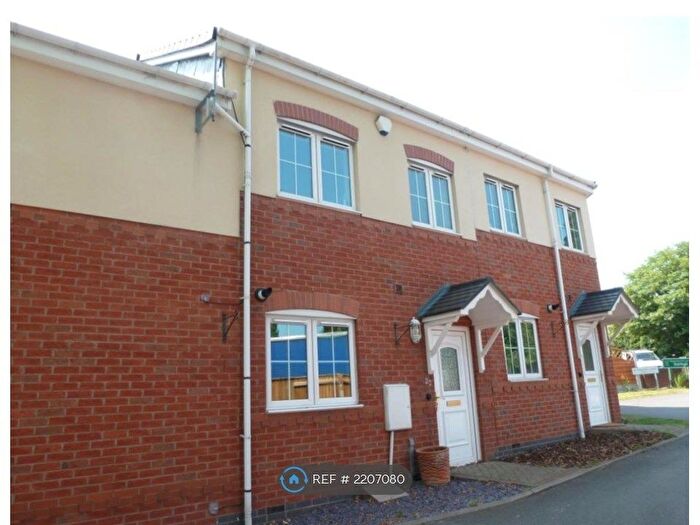 2 Bedroom Terraced House To Rent In Wagon Lane, Birmingham, B92