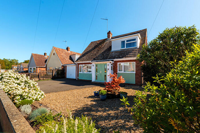 3 Bedroom Chalet For Sale In Dersingham, Norfolk, PE31