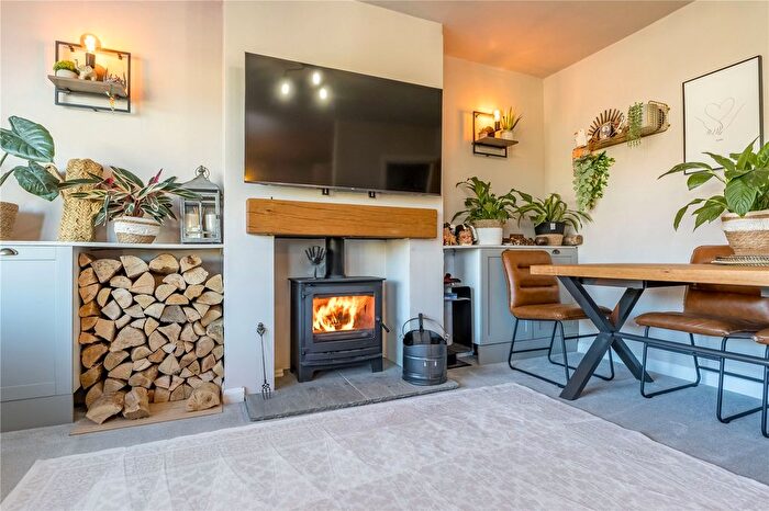 2 Bedroom Bungalow For Sale In Heights Drive, Linthwaite, Huddersfield, HD7