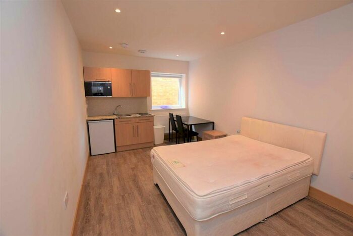 Studio To Rent In Colindale Avenue, Colindale, NW9