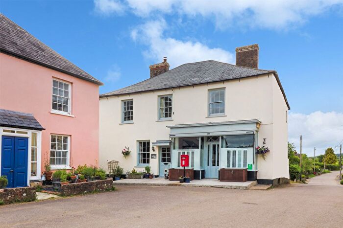 7 Bedroom Detached House For Sale In The Square, Sheepwash, Beaworthy, Devon, EX21