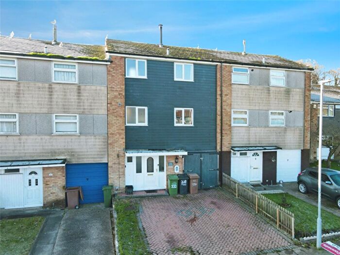 4 Bedroom Terraced House For Sale In Wauluds Bank Drive, Luton, Bedfordshire, LU3