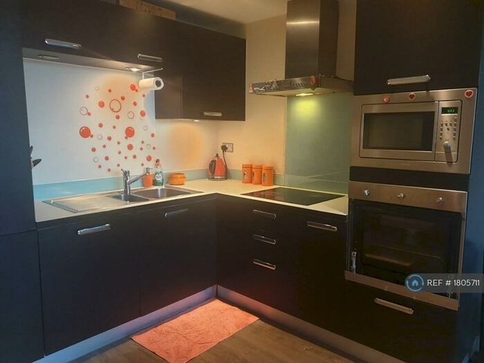 2 Bedroom Flat To Rent In Windward Court, London, E16