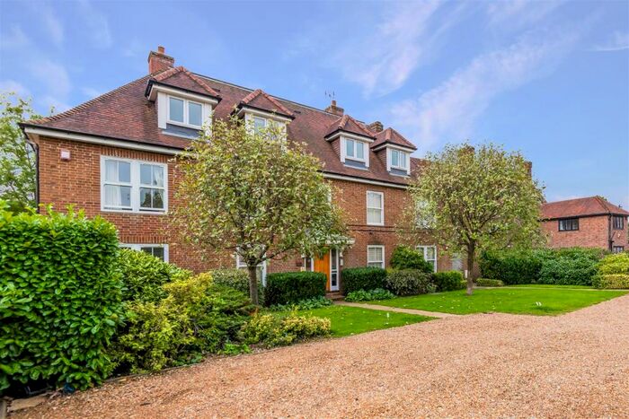 1 Bedroom Apartment To Rent In Sandhills, Meade Court, Walton On The Hill, Surrey, KT20