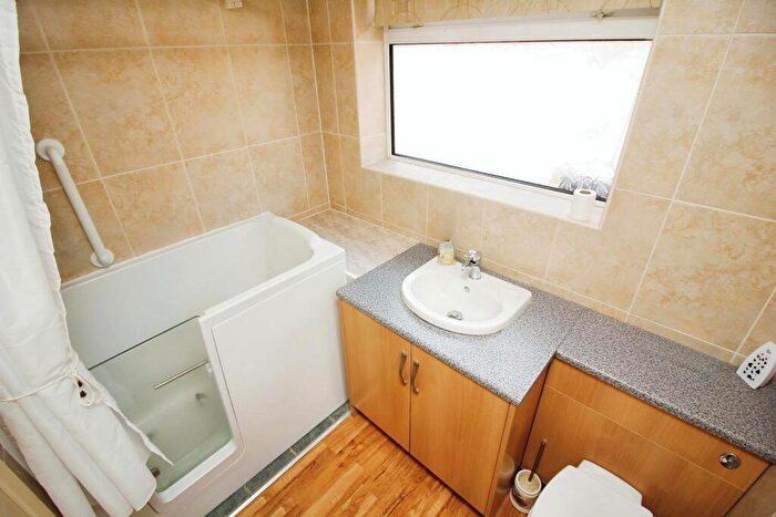 2 Bedroom Detached Bungalow For Sale In Thatchers Corner, East Goscote, LE7