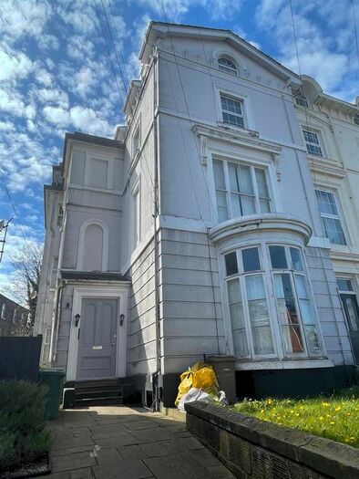 2 Bedroom Flat To Rent In Flat, Slatey Road, Prenton, CH43