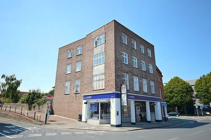 2 Bedroom Flat To Rent In Flat, Northgate, Chichester, West Sussex, PO19