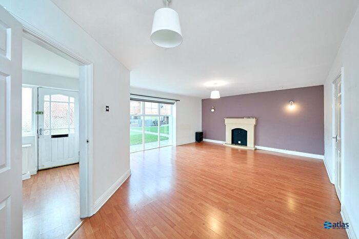 3 Bedroom Mews For Sale In Devonshire Road, Toxteth, L8