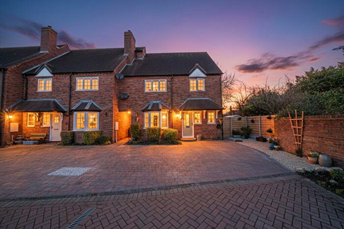 4 Bedroom End Of Terrace House For Sale In Doctors Close, Tanworth-In-Arden, B94