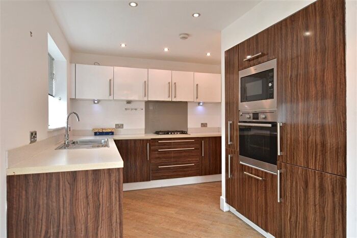 3 Bedroom Detached House For Sale In Penrith Crescent, Wickford, Essex, SS11