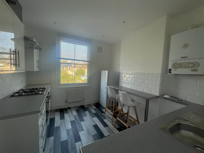 1 Bedroom Detached House To Rent In Effingham Road, London, SE12