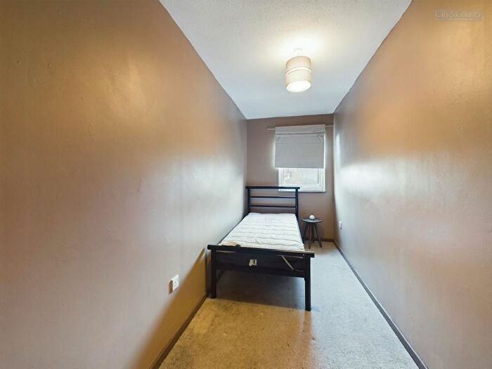 3 Bedroom End Of Terrace House For Sale In Crabtree, Peterborough, PE4