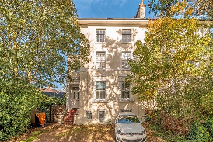 2 Bedroom Flat To Rent In Shooters Hill Road, Blackheath, SE3