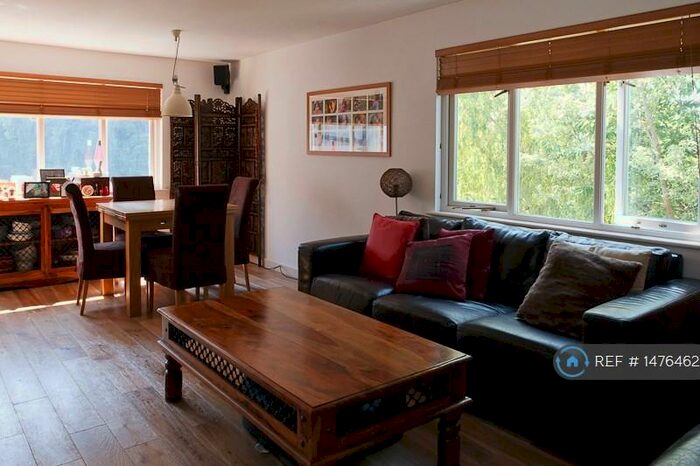 3 Bedroom Flat To Rent In Kingston Rd., Lewes, BN7