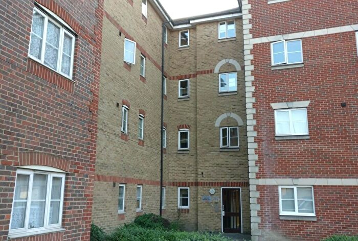 2 Bedroom Flat For Sale In Stern Close, Barking, London, IG11