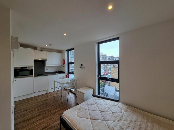 Studio To Rent In Willoughby Road, Turnpike Lane, London, N8
