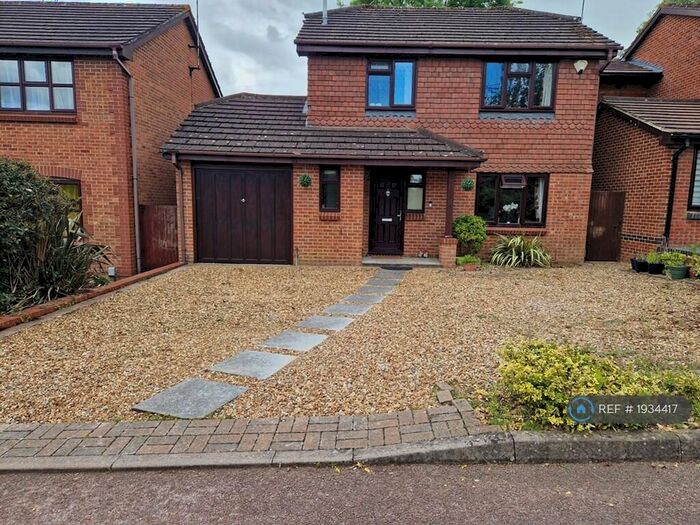 3 Bedroom Detached House To Rent In Fleetham Gardens, Lower Earley, Reading, RG6
