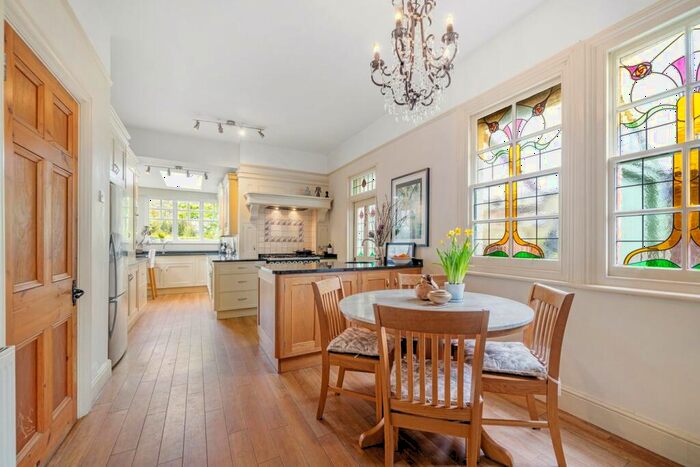 5 Bedroom Detached House For Sale In Durham Avenue, Bromley, BR2