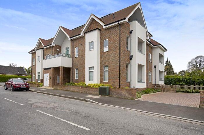 2 Bedroom Flat For Sale In Russell Hill, Purley, CR8