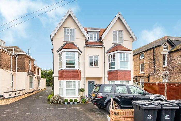2 Bedroom Flat To Rent In Glendinning Avenue - Weymouth, DT4
