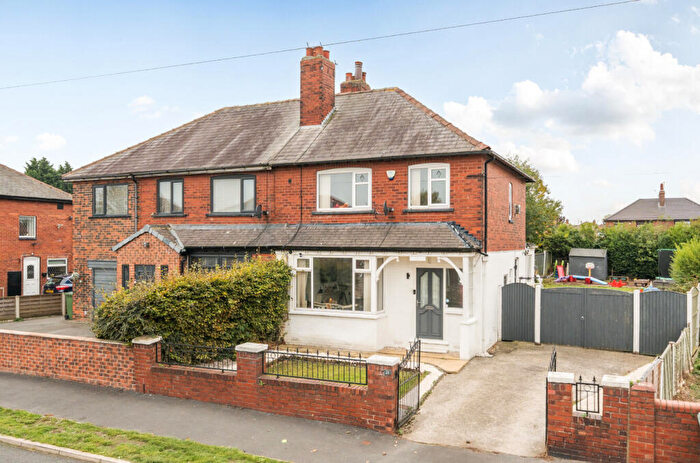 3 Bedroom Semi Detached House For Sale In Lingwell Avenue, Leeds, West Yorkshire, LS10