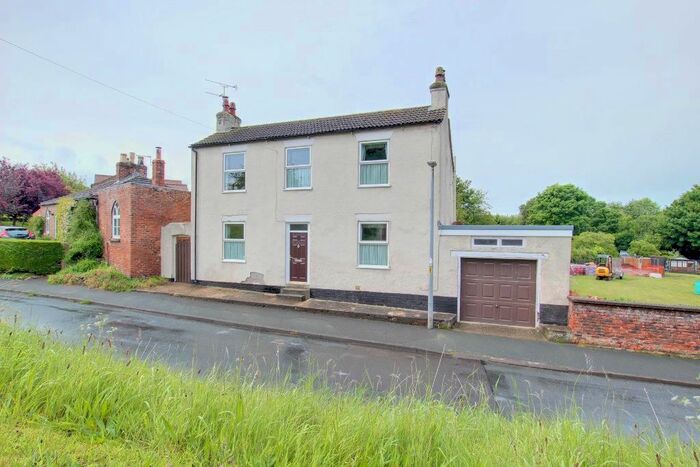 3 Bedroom Detached House For Sale In Seaside Road, Aldbrough, Hull, HU11