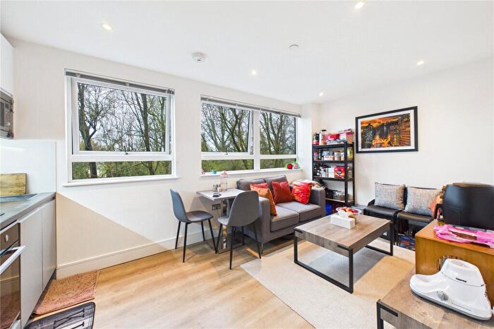 Apartment To Rent In Wood Street, East Grinstead, West Sussex, RH19