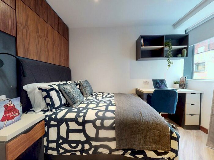 Apartment To Rent In Apt, Live Oasis Deansgate #, M2