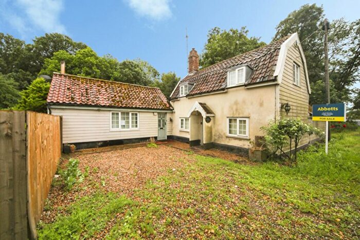 3 Bedroom Cottage For Sale In Ixworth Road, Great Barton, Bury St. Edmunds, Suffolk, IP31