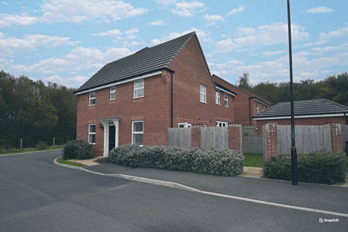 3 Bedroom Semi-Detached House To Rent In Squirrel Close, Newport, PO30