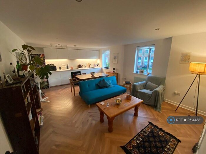 2 Bedroom Flat To Rent In Allied Court, London, N1