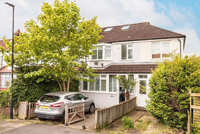 4 Bedroom Terraced House To Rent In Bridgewood Road, London, SW16