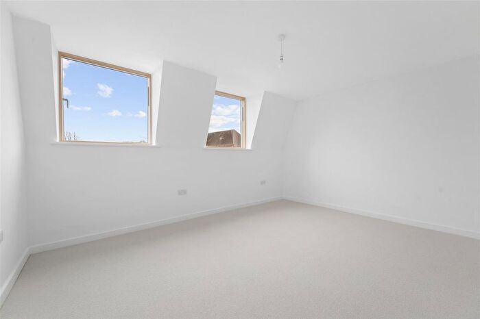 1 Bedroom Flat For Sale In Pound Lane, London, NW10