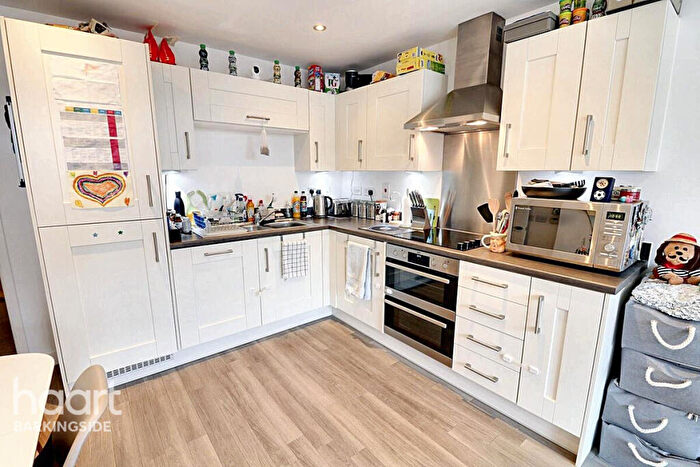 1 Bedroom Flat For Sale In Marine Crescent, Hainault, IG6