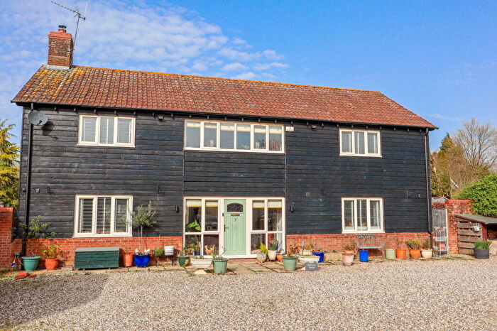 4 Bedroom Detached House For Sale In Oldbury Fields, Cherhill, SN11